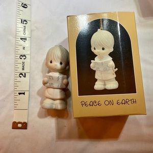 Precious Moments, Peace on Earth